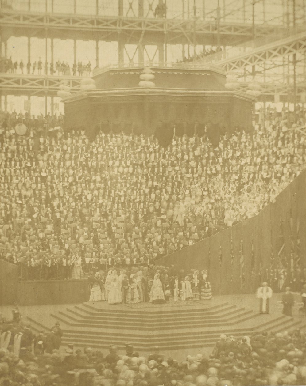Queen Victoria předsedající znovuotevření zrekonstruovaného Crystal Palace v Sydenhamu, 1854. od T. R. Williams