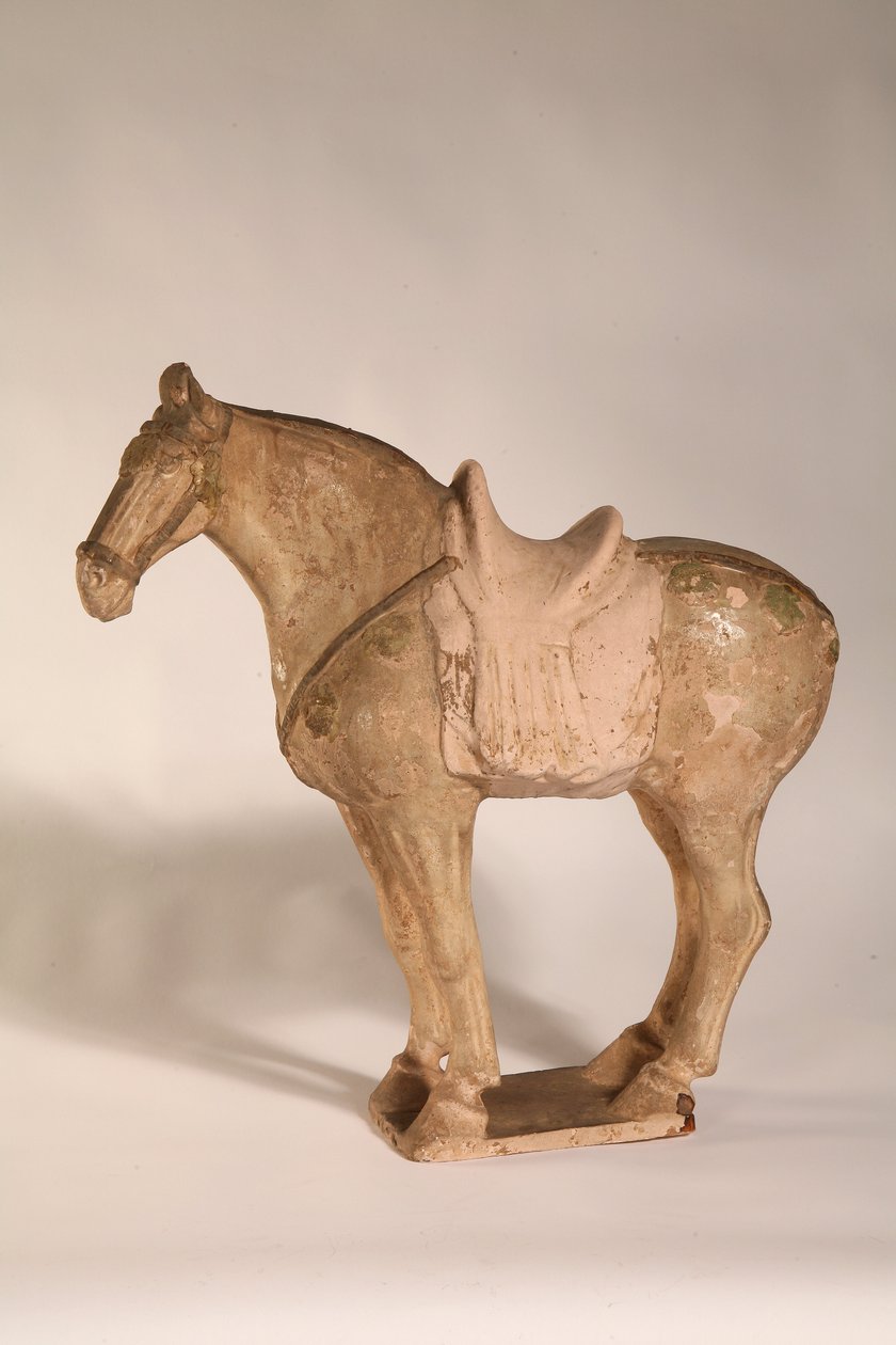 Kůň, z hrobky v Gongxian, provincie Henan, 700-750 (hliněné zboží) od Tang Dynasty Chinese School