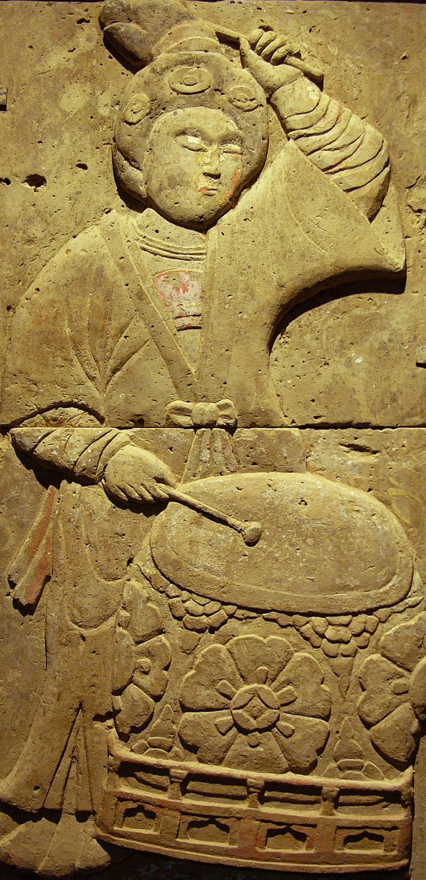 Terakotová stéla s hudebníkem, dynastií Tang (618-907), objevená v provincii Shaanxi, Muzeum Steles Forest v Xianu. Fotografie, Leonard de Selva, Čína, 2006. od Tang Dynasty Chinese School