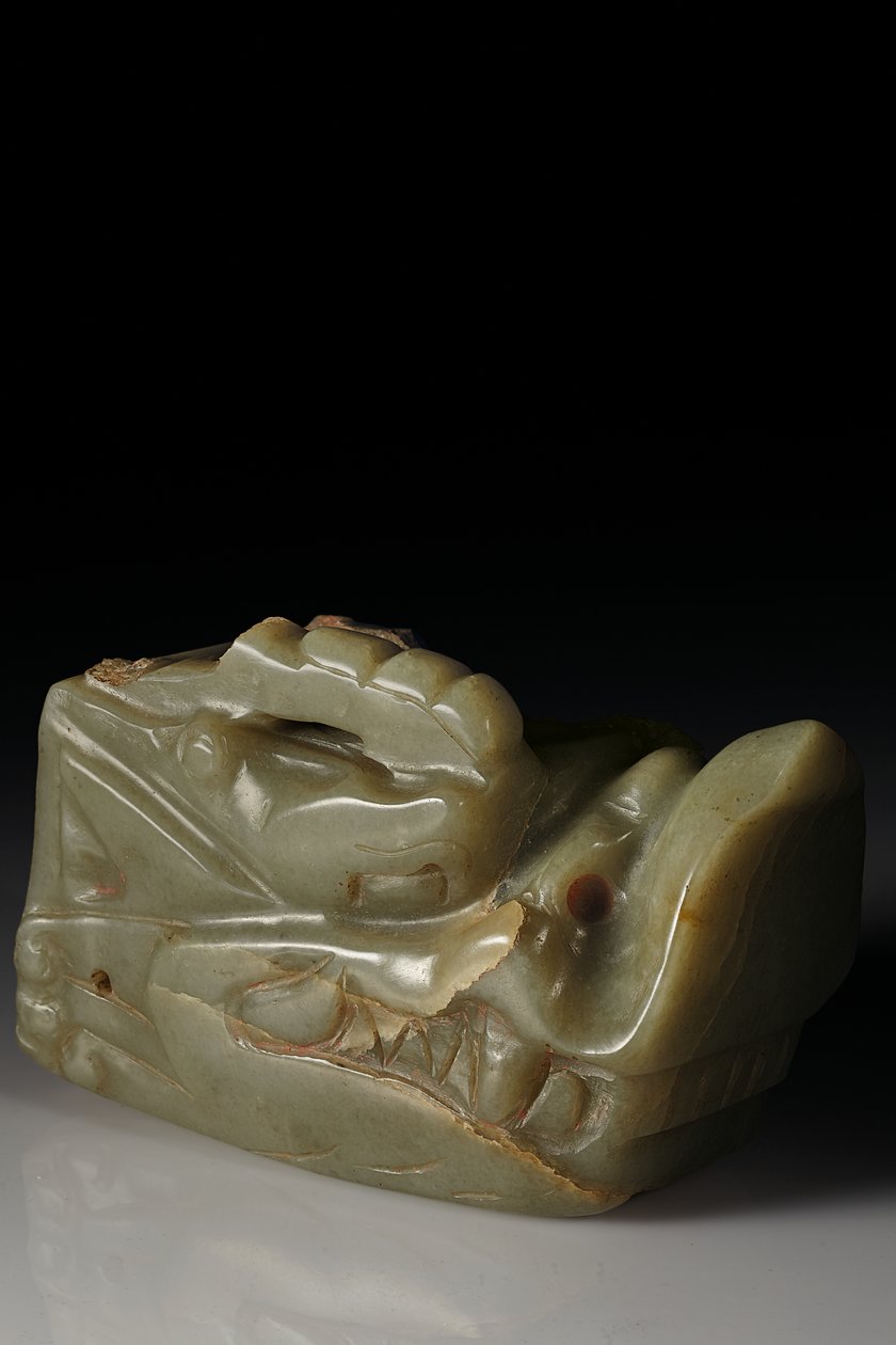 Junkunc Jade Dragon Head (nefrit) od Tang Dynasty Chinese School