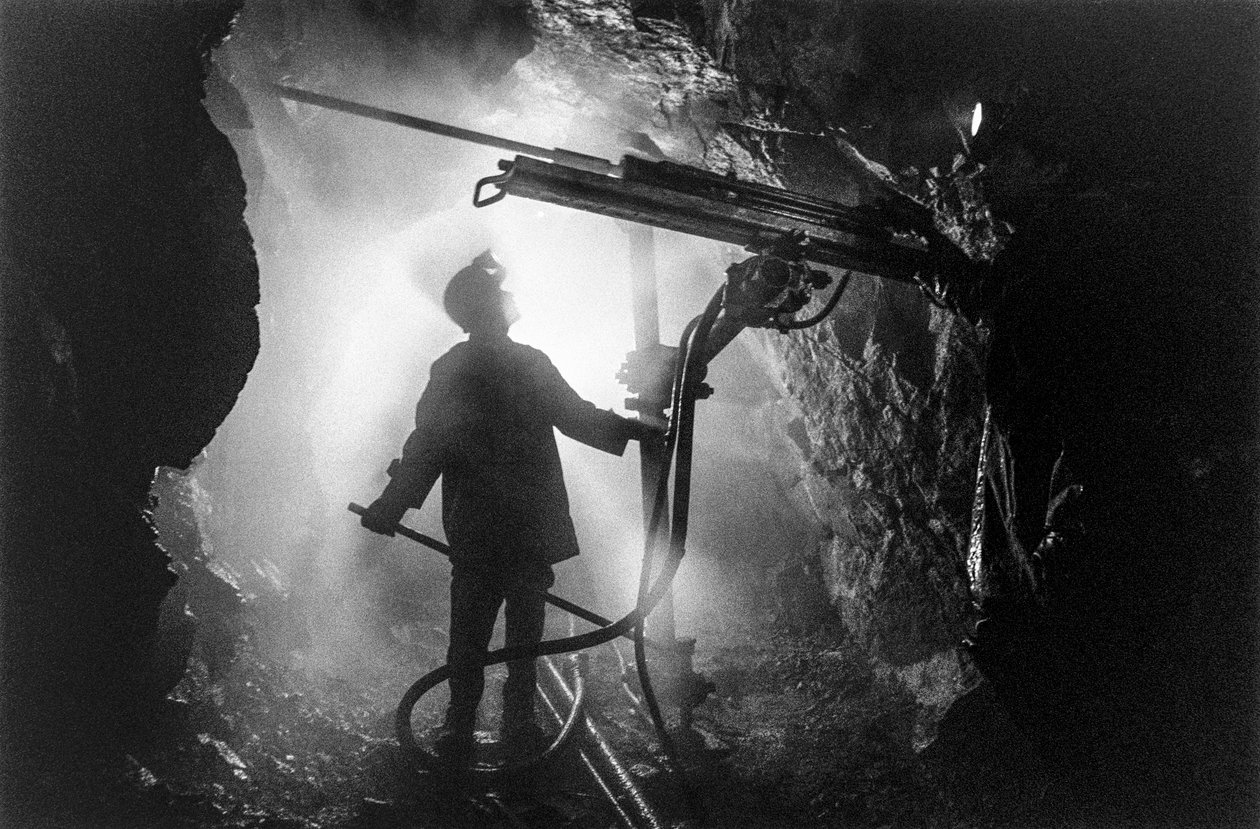Město Sewell v Chile bylo založeno v roce 1906 společností Braden Copper Company jako... od Ted Spiegel