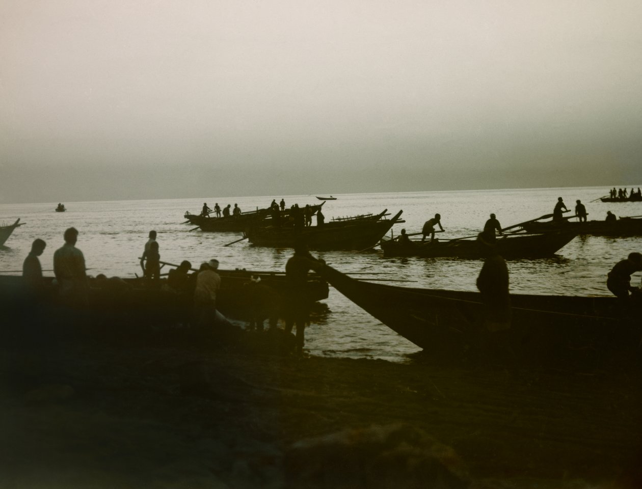 Japonský rybář na moři, asi 1900 - 1915 (fotografie) od Teijiro Takagi