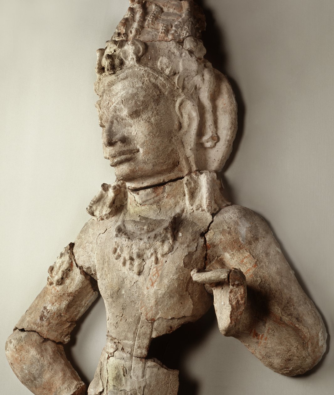 Bódhisattva z Ku Bua, období Davaravati (terakota) od Thai School