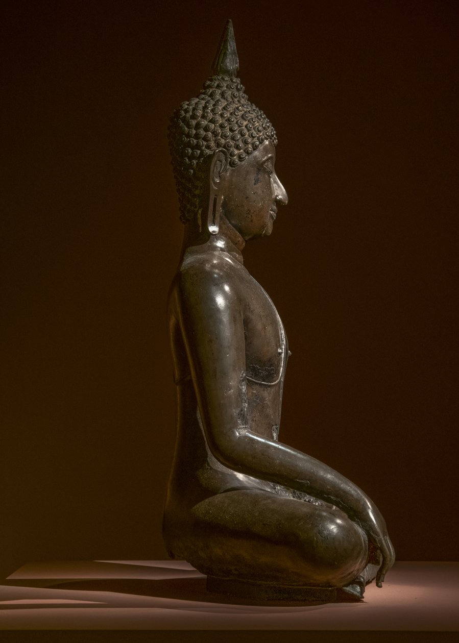 Buddha maravijaya. Thajsko. Druhá polovina 15. Řezba od Thai School