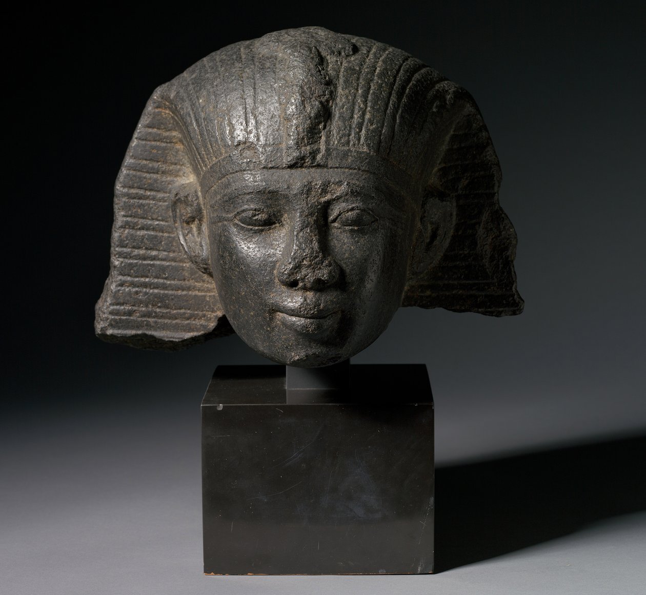 Hlava krále, 21. nebo 22. dynastie, cca 1069-715 př.n.l. od Third Intermediate Period Egyptian