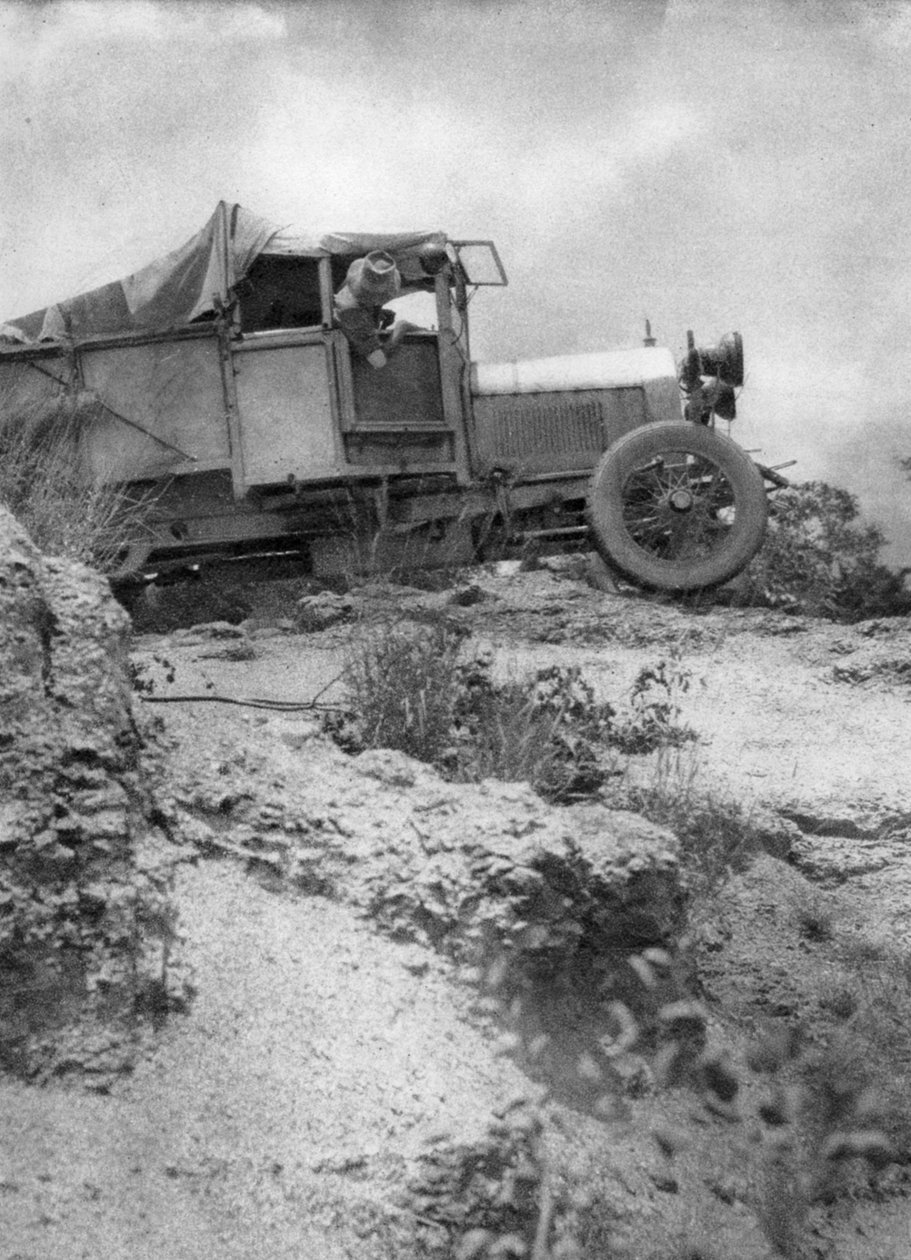 Skalnatá cesta, Abercorn do Tukuyu, Tanganika, 1925 1927 od Thomas A. Glover