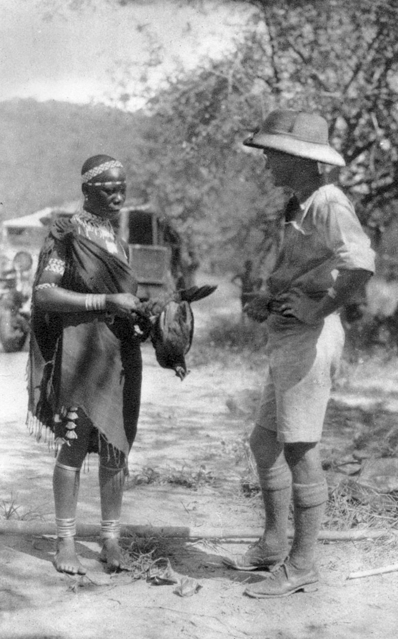 Errol Hinds uzavírá dohodu o kuřatech, Wankie k Viktoriiným vodopádům, Jižní Rhodesie, 1925 1927 od Thomas A. Glover