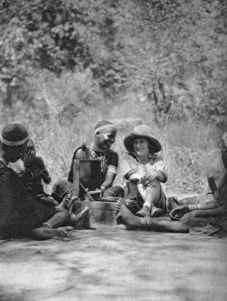 Poslech gramofonu, Bulawayo to Dett, Rhodesia, c1924-c1925 1927 od Thomas A. Glover