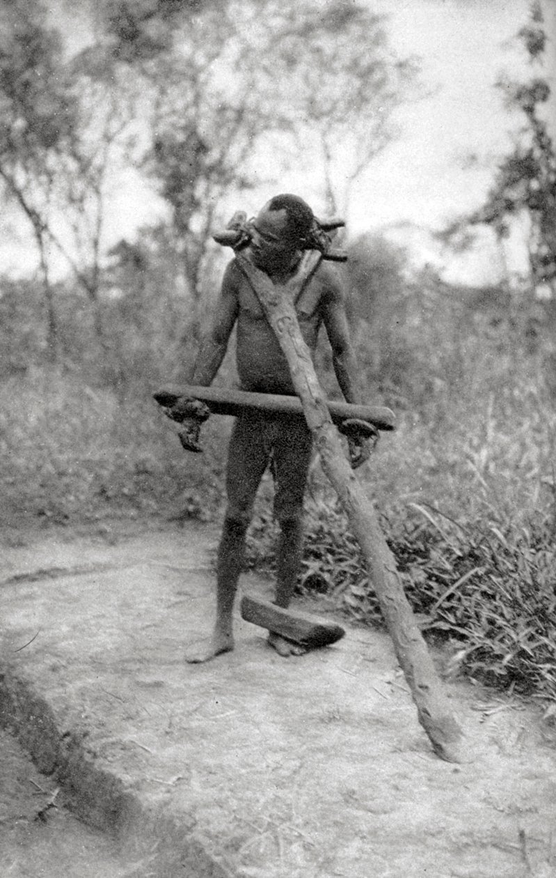 Rule of Law Lunatic, Mongla do Terrakekka, Súdán, 1925 1927 od Thomas A. Glover