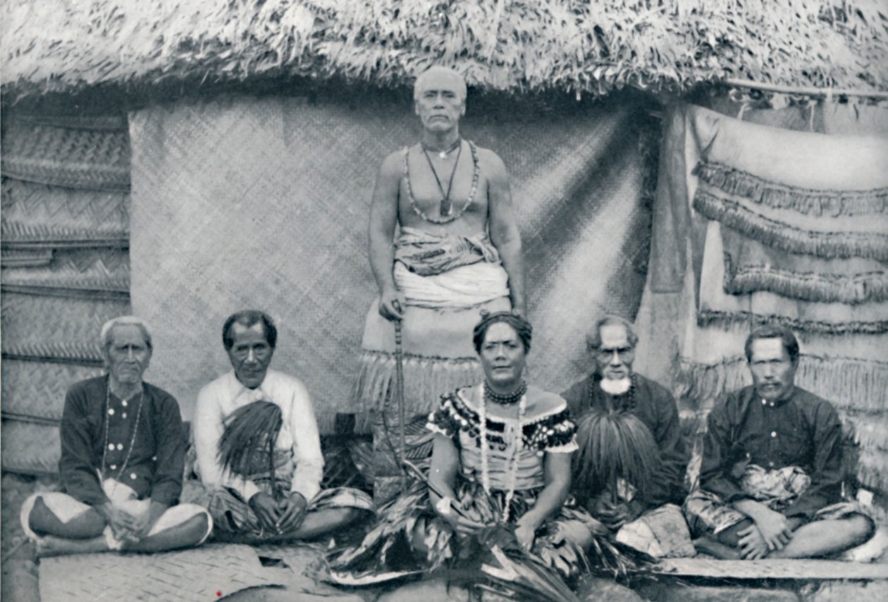 Skupina Samoanů, včetně známého rebela Mataafa Iosefo, stojící postava, 1902 od Thomas Andrew
