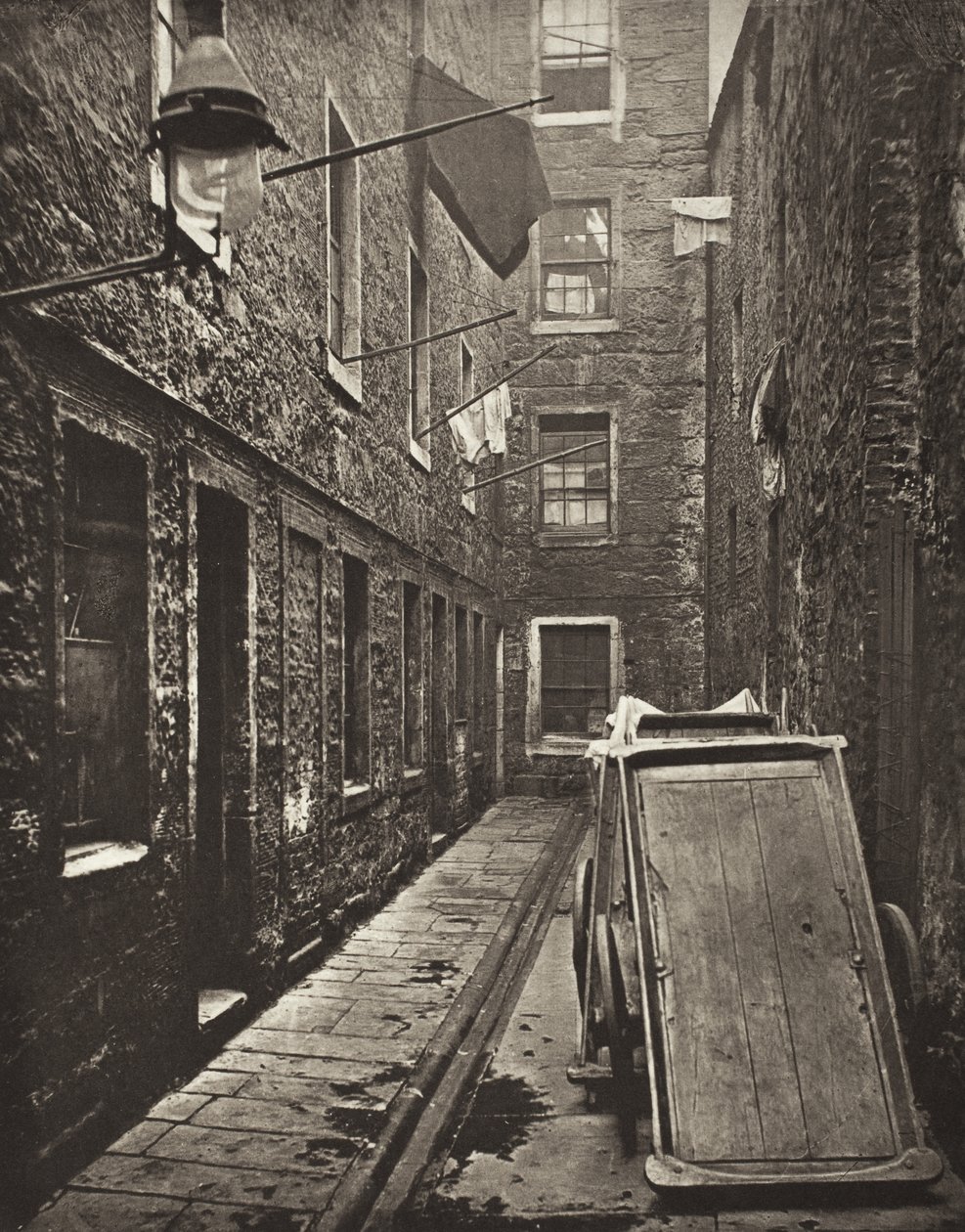 Ulička č. 136, Saltmarket (#31) od Thomas Annan