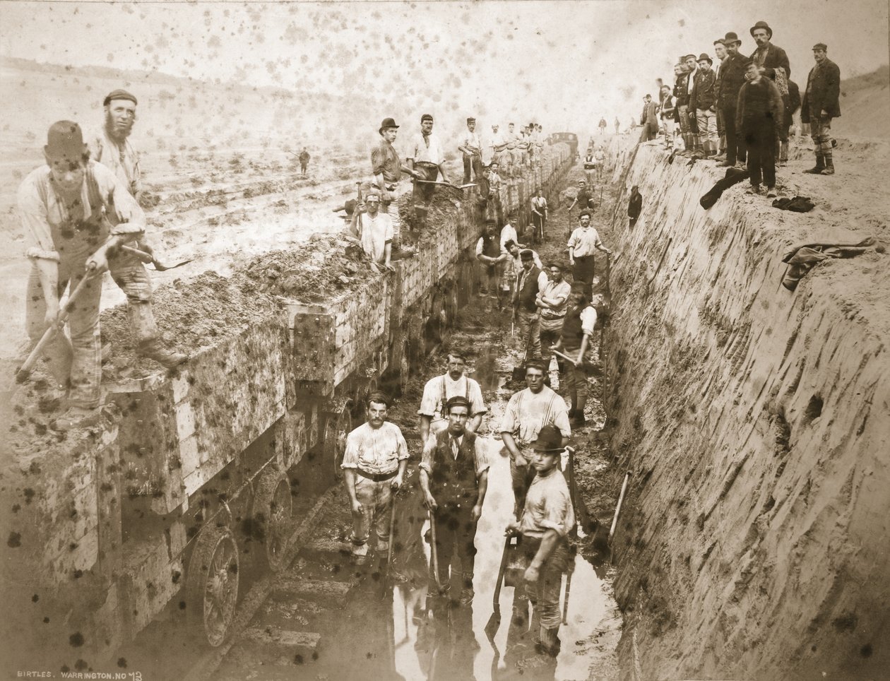 English Navvies and the Iron Horse (sépiová fotografie) od Thomas Birtles