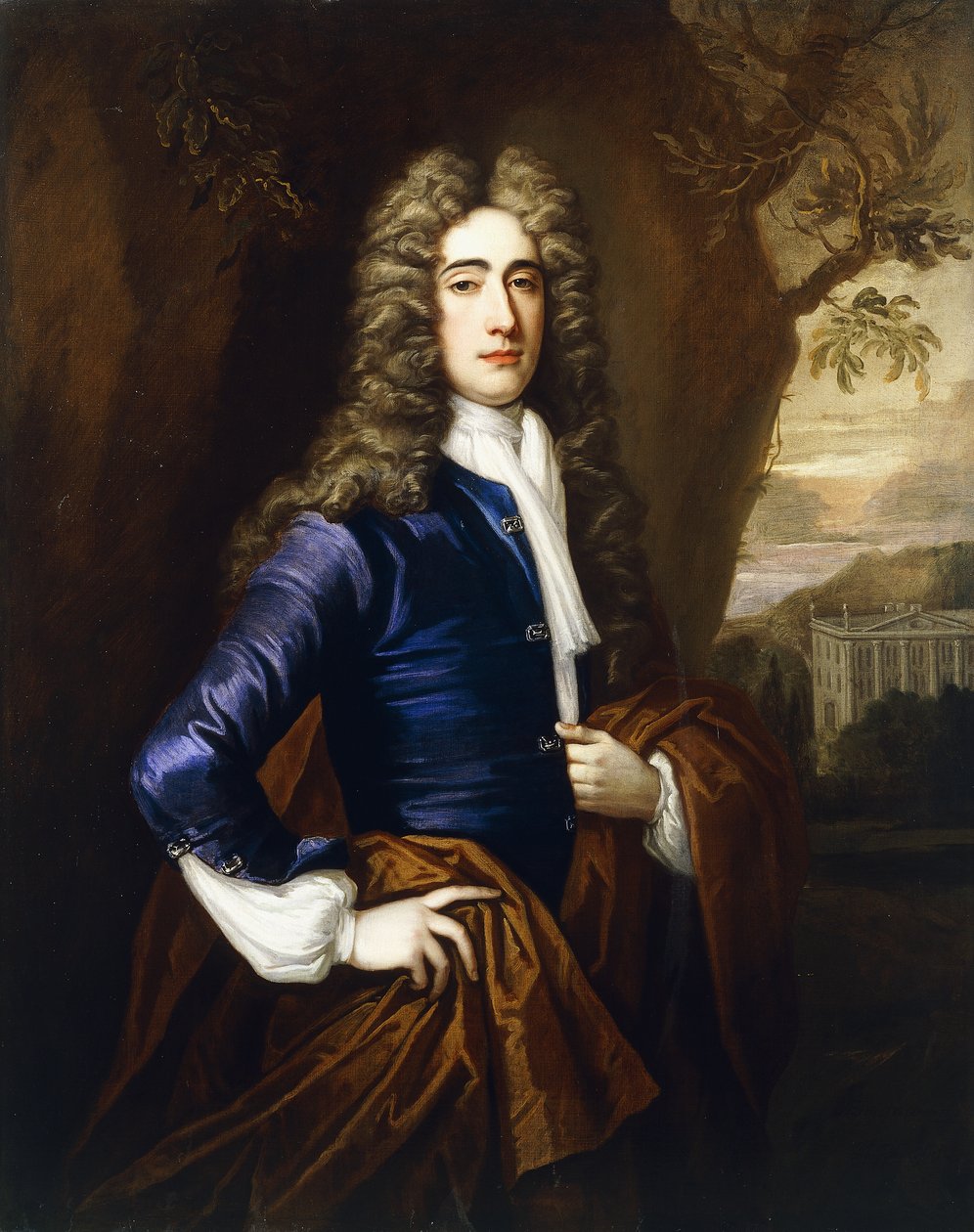 Portrét gentlemana, 37 let, tříčtvrteční, v modrém plášti a hnědém plášti, s domem ve stylu Smithe z Warwicku v pozadí, 1710 od Thomas Gibson