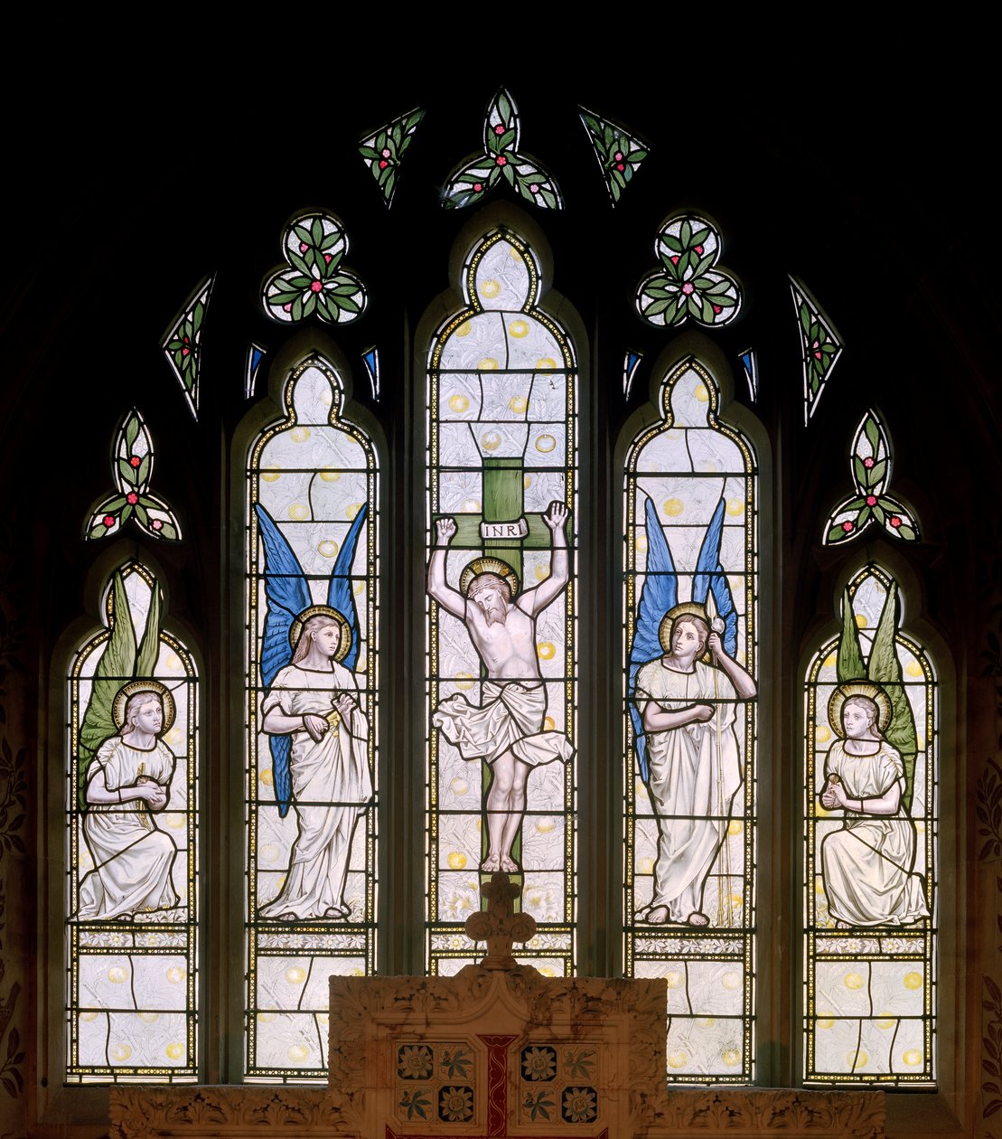 Hornblotton, St Peter, James Powell & Sons, Thomas G Jackson, East Window, Crucifixion & Angels, 1874 od Thomas Graham Jackson