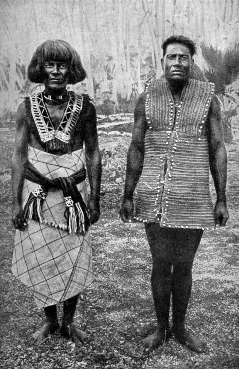 Slavnostní válečný kostým a každodenní páska, Gilbert Islands, 1922 od Thomas McMahon