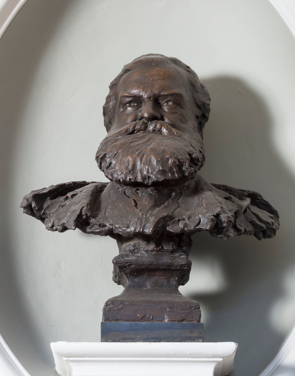 Busta Johna Bretta, kolem roku 1890 (bronzová) od Thomas Stirling Lee