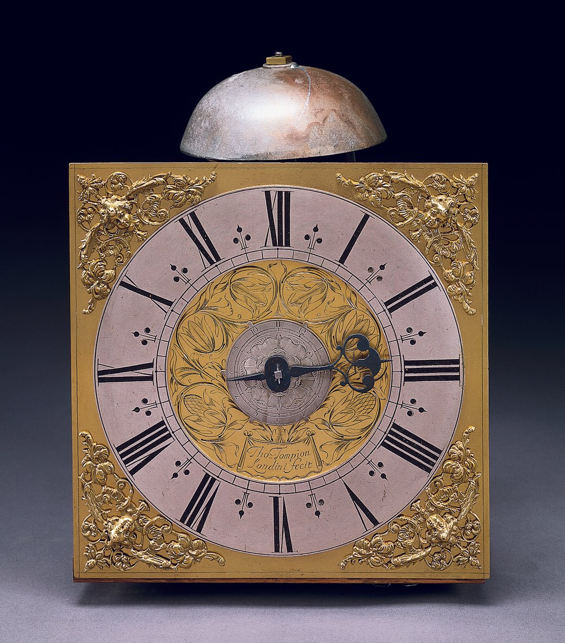Čtvercový ciferník třicetihodinových hodin Charles II, cca 1680 (kombinovaná média) od Thomas Tompion