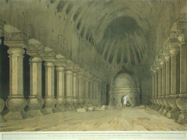 Interiér vykopaného hinduistického chrámu na ostrově Salsette, deska 63 z „Oriental Scenery: Twenty Four Views in Hindoostan“, vydané v roce 1800 (barevné litho) od Thomas und William Daniell