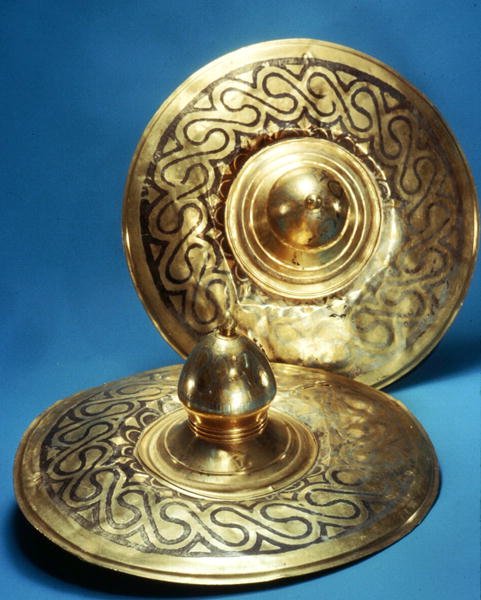 Víka (zlato vykládané stříbrem) od Thracian