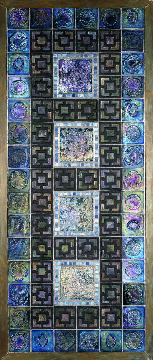 Skleněný panel Favrile, tvarovaný květinami a geometrickými vzory, 20. století od Tiffany Studios