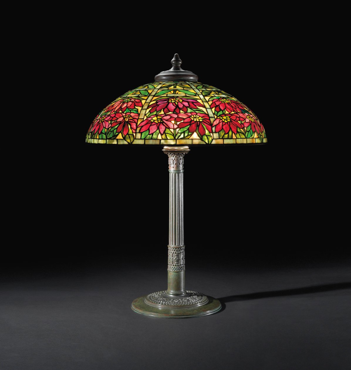 Stolní lampa Poinsettia, cca 1910 (olovnaté sklo a bronz) od Tiffany and Company
