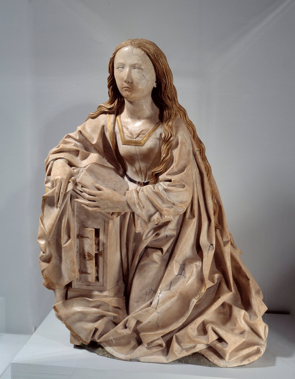 Panna zvěstování. Mramorová socha s polychromovanými výškami od Tilmana Riemenschneidera (1460-1531), konec 15. století. Paříž, Musee du Louvre od Tilman Riemenschneider