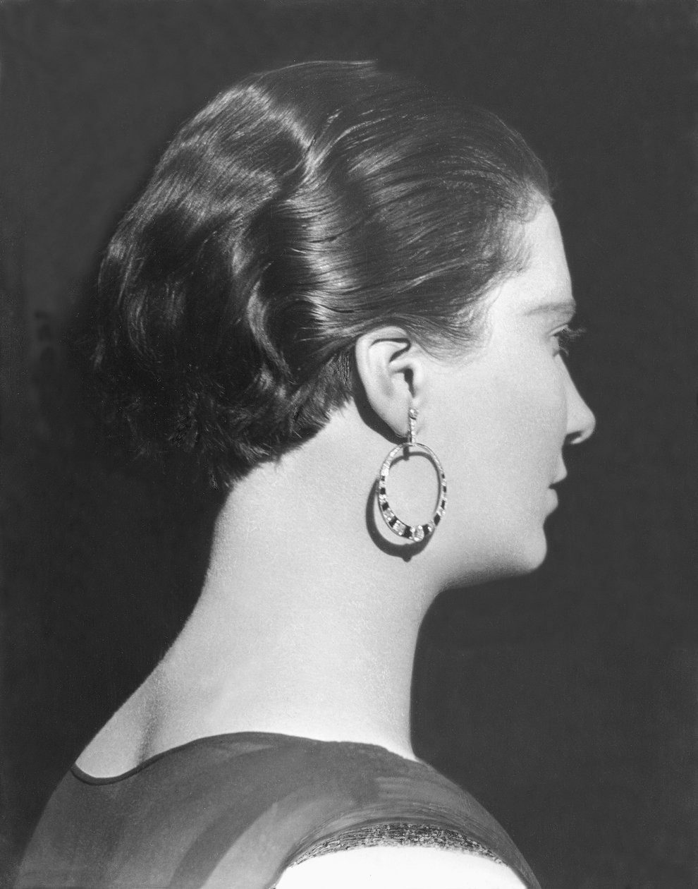 Žena s náušnicí, Mexico City, asi 1928 od Tina Modotti
