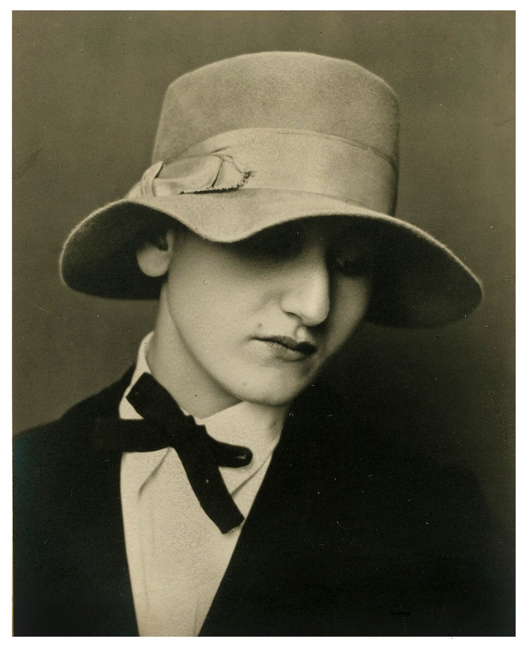 Portrét Anity Brennerové, kolem roku 1925 od Tina Modotti
