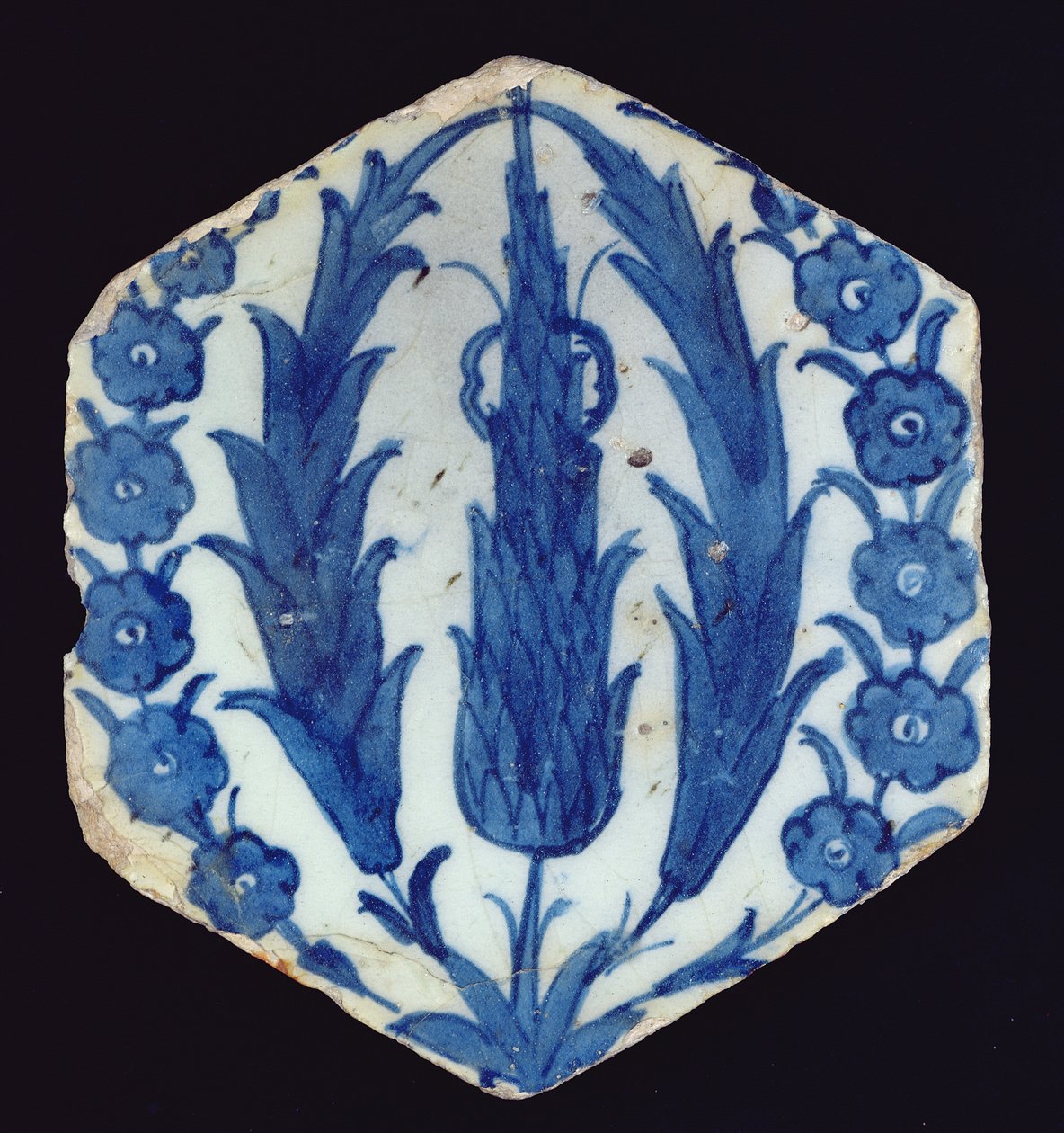 Šestihranná dlaždice Isnik s cypřiši a švestkou, 1560-70 (keramika s barevnou podglazurou) od Turkish School