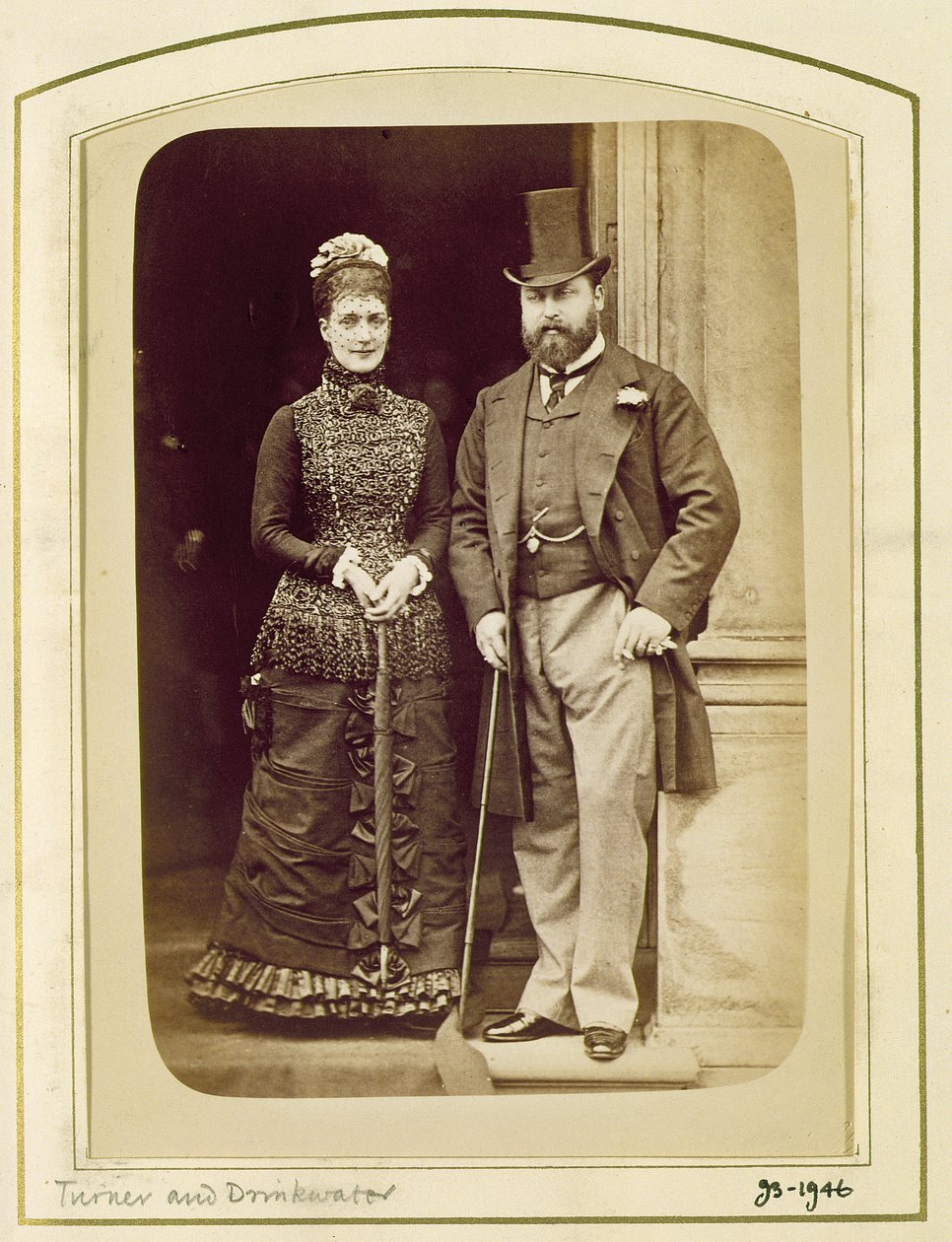 Portrét krále Edwarda VII. (1841-1910) a jeho manželky, královny Alexandry (1844-1925) (sépiová fotografie) od Turner and Drinkwater