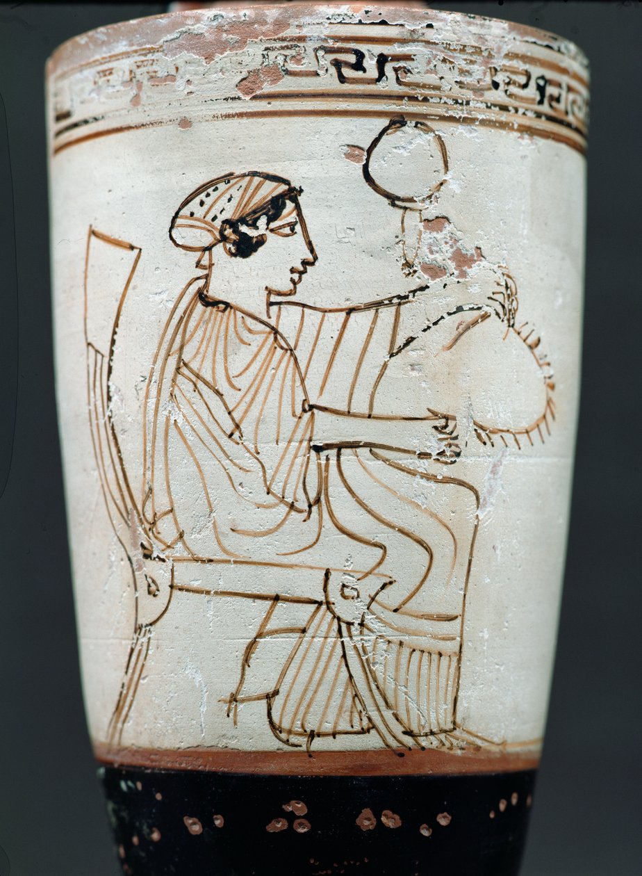 Podkrovní bílý půdní lekythos zobrazující ženu splétající věnec, kolem 475-420 př.nl (keramika) od Tymbos Painter