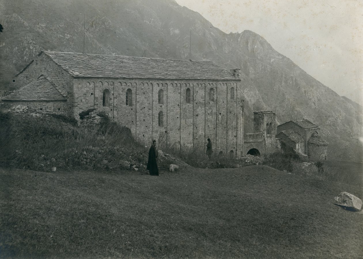 Opatství San Pietro al Monte, Civate, Lombardie, Itálie, fotografie Ugo Monneret de Villard, kolem roku 1910 od Ugo Monneret de Villard