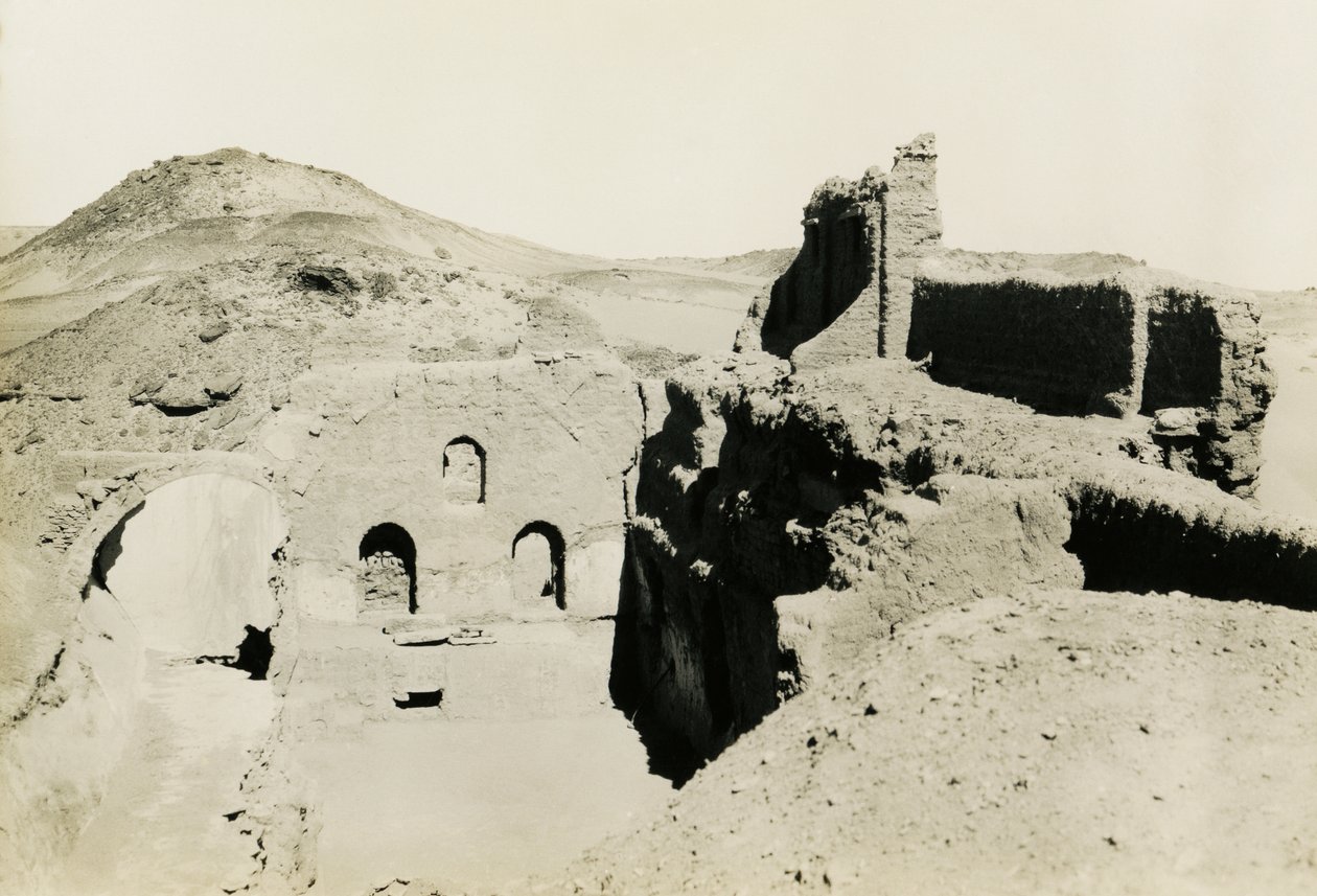 Interiér velké pevnosti (qasr) kláštera svatého Simeona, Asuán, Egypt, fotografie Ugo Monneret de Villard od Ugo Monneret de Villard