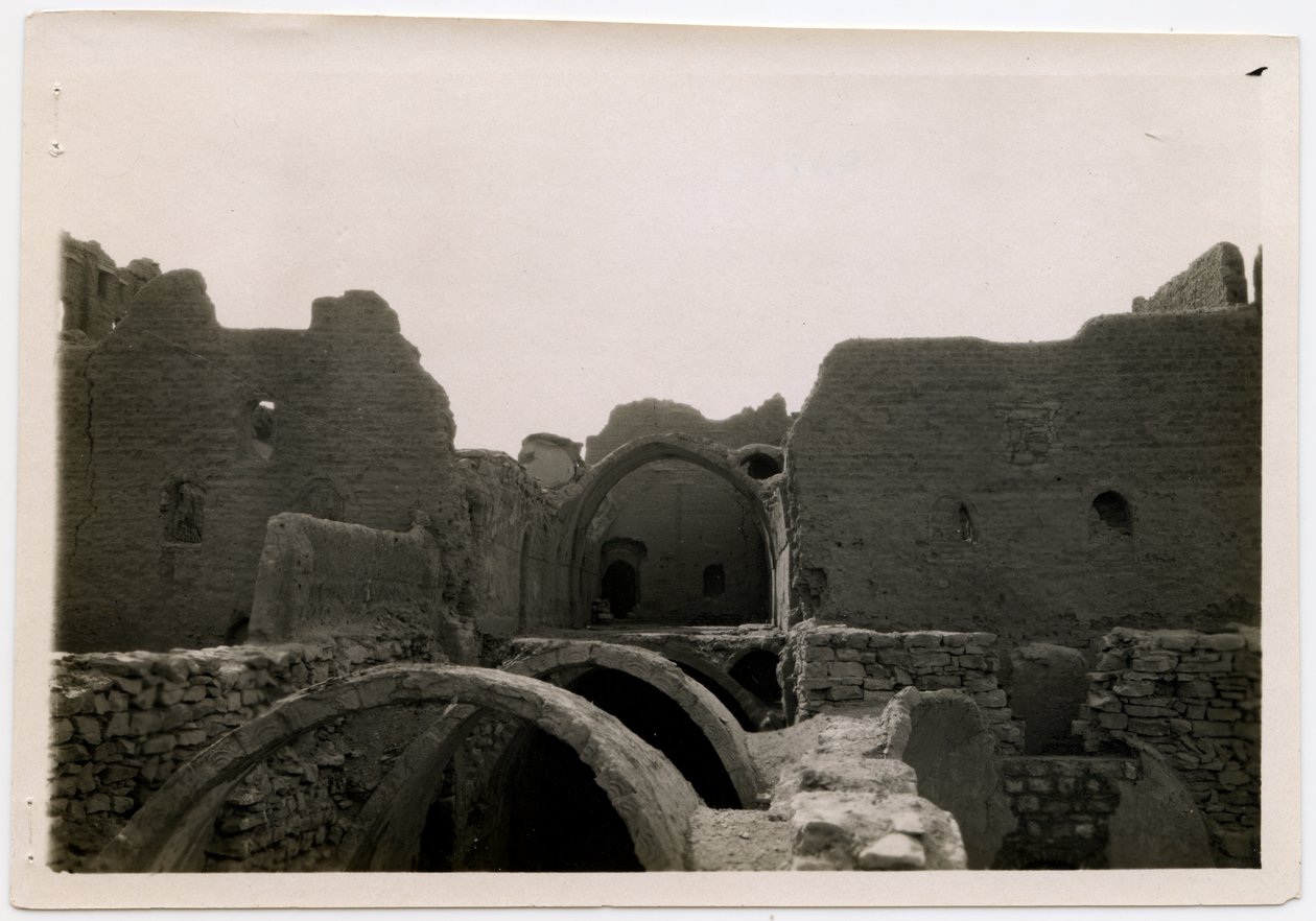 Velká strážnice (qasr) kláštera svatého Simeona, Asuán, Egypt, fotografie Ugo Monneret de Villard od Ugo Monneret de Villard