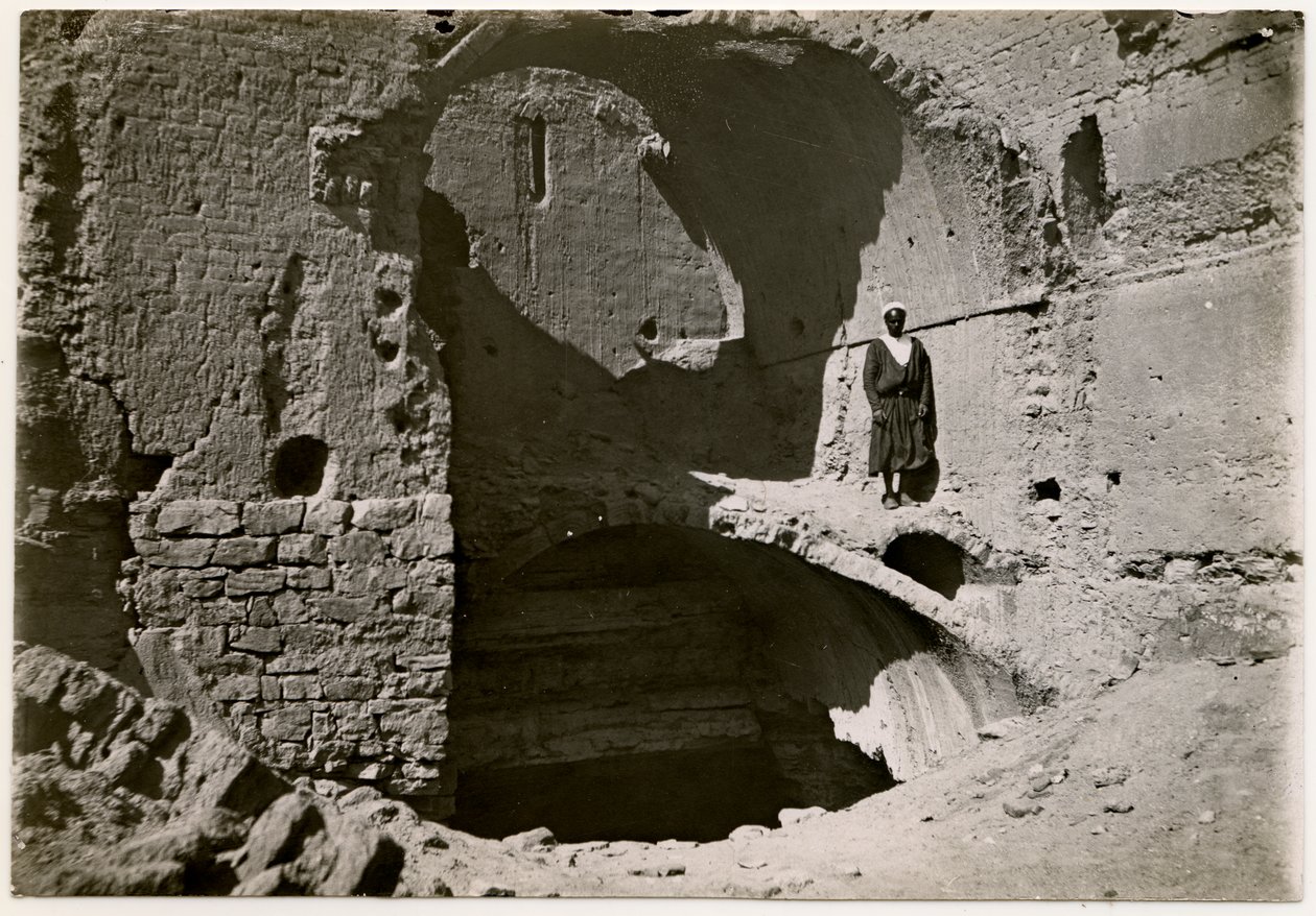 Velká klášterní věž (qasr), Asuán, Egypt, fotografie Ugo Monneret de Villard od Ugo Monneret de Villard