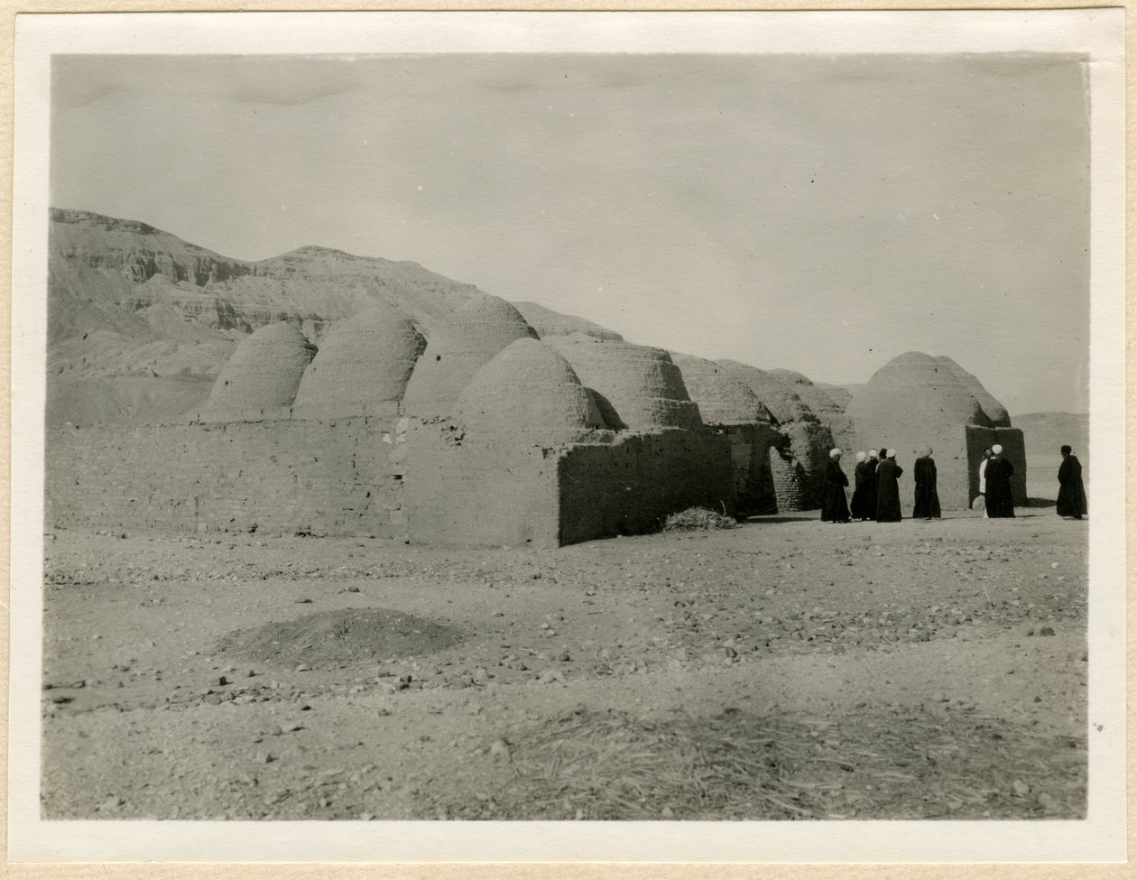 Klášter svatých Theodora a Akladia, Medinet Habu, Egypt, fotografie Ugo Monneret de Villard od Ugo Monneret de Villard