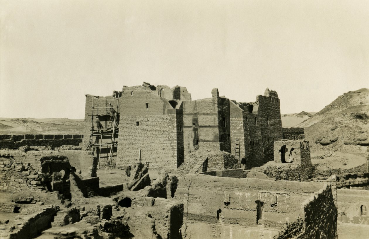 Klášter svatého Simeona při jeho obnově, Asuán, Egypt, fotografie Ugo Monneret de Villard od Ugo Monneret de Villard