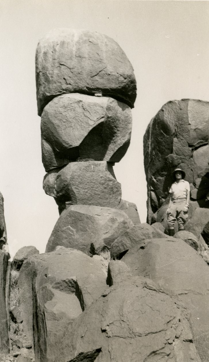 Skály v Goz Regeb, Súdán, fotografie Ugo Monneret de Villard, asi 1925 od Ugo Monneret de Villard
