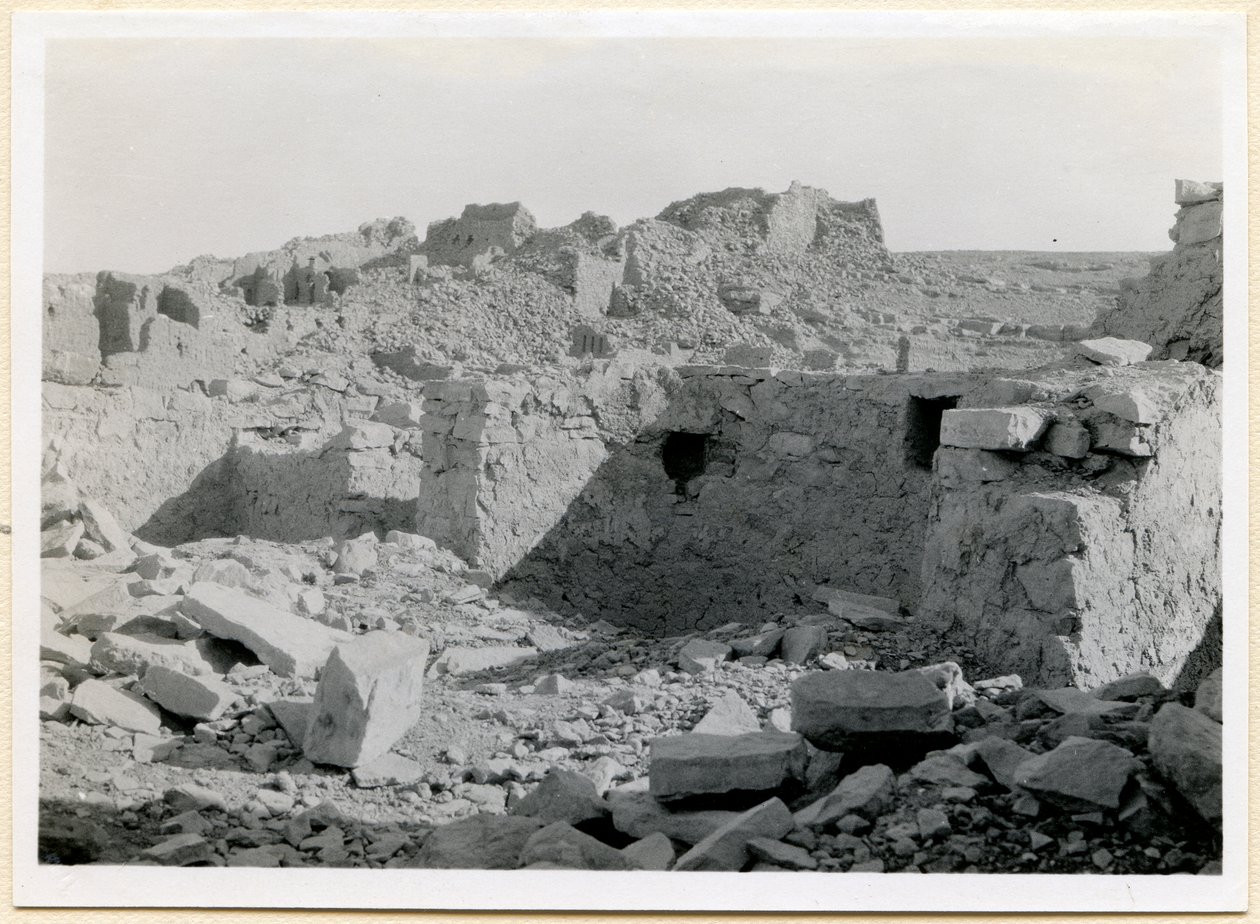 Zřícenina jižního kostela, pohled na apsidu, Sabagura, Egypt, fotografie Ugo Monneret de Villard od Ugo Monneret de Villard