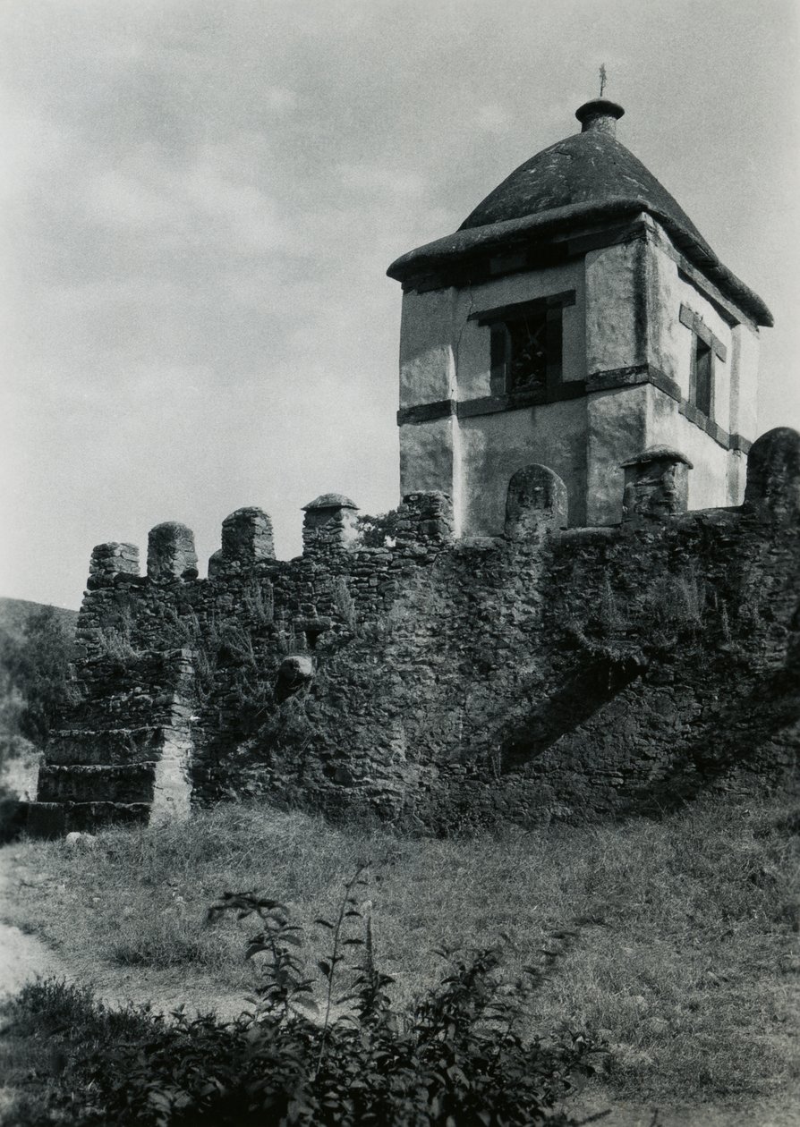 Boční věž kostela Panny Marie Sionské, Axum, Etiopie, fotografie Ugo Monneret de Villard od Ugo Monneret de Villard