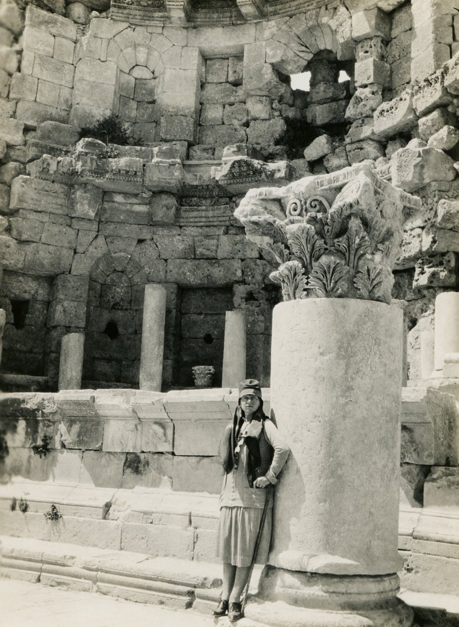 Nymfeum, řecko-římské město Gerasa (dnes Jerash), fotografie Ugo Monneret de Villard, asi 1930 od Ugo Monneret de Villard