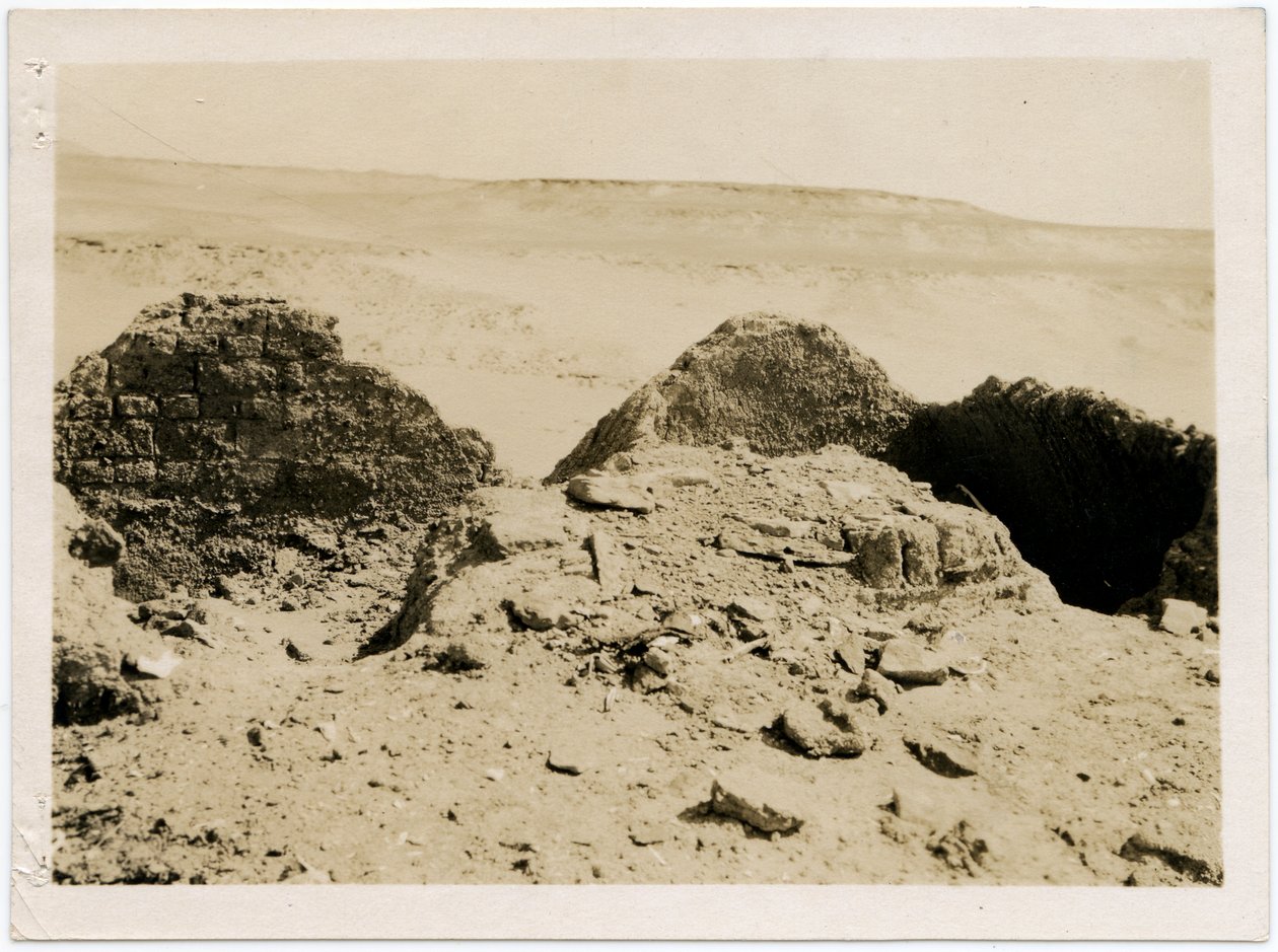 Hrobky na pohřebišti, klášter svatého Simeona, Asuán, Egypt, fotografie Ugo Monneret de Villard od Ugo Monneret de Villard