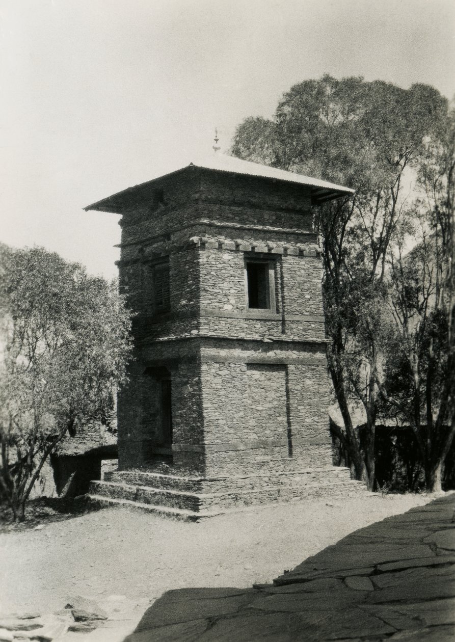 Dvoupatrová čtvercová budova, Axum, Etiopie, fotografie Ugo Monneret de Villard od Ugo Monneret de Villard