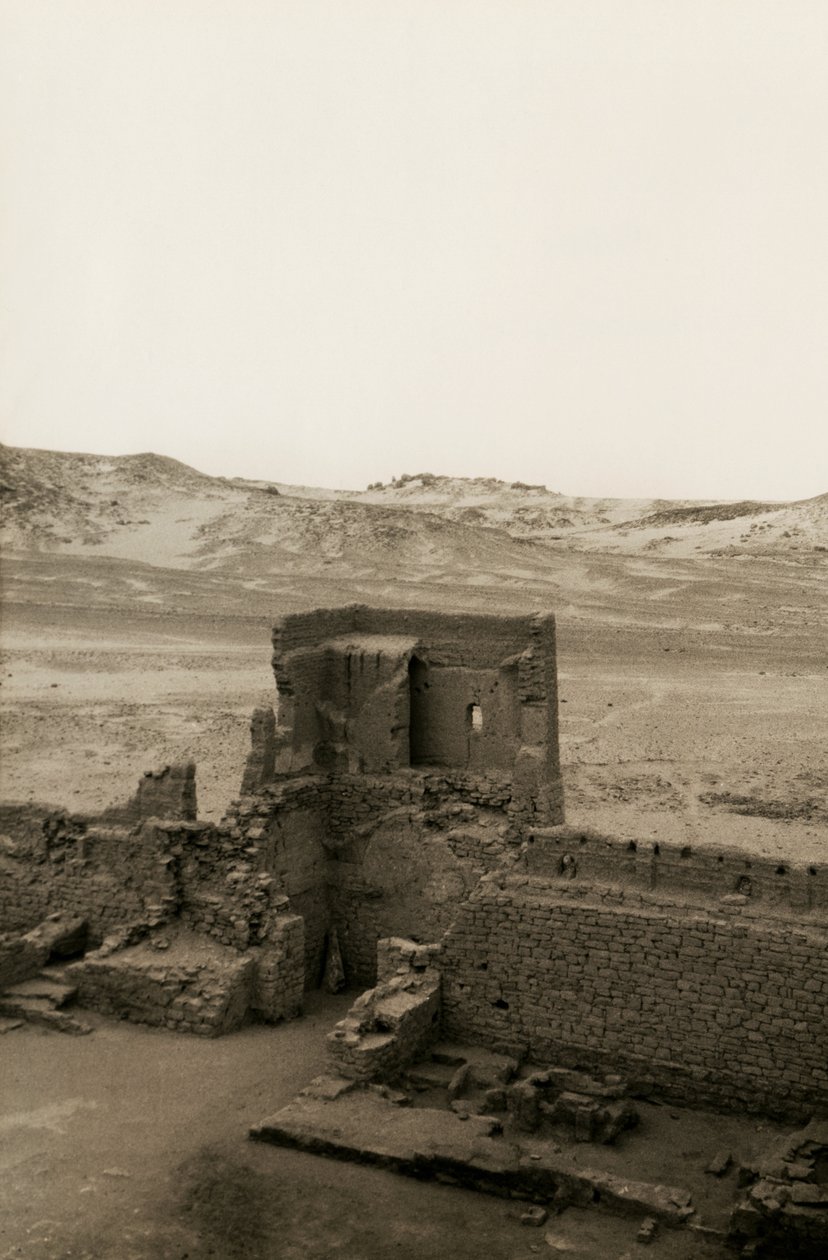 Západní věž kláštera svatého Simeona, Asuán, Egypt, fotografie Ugo Monneret de Villard od Ugo Monneret de Villard