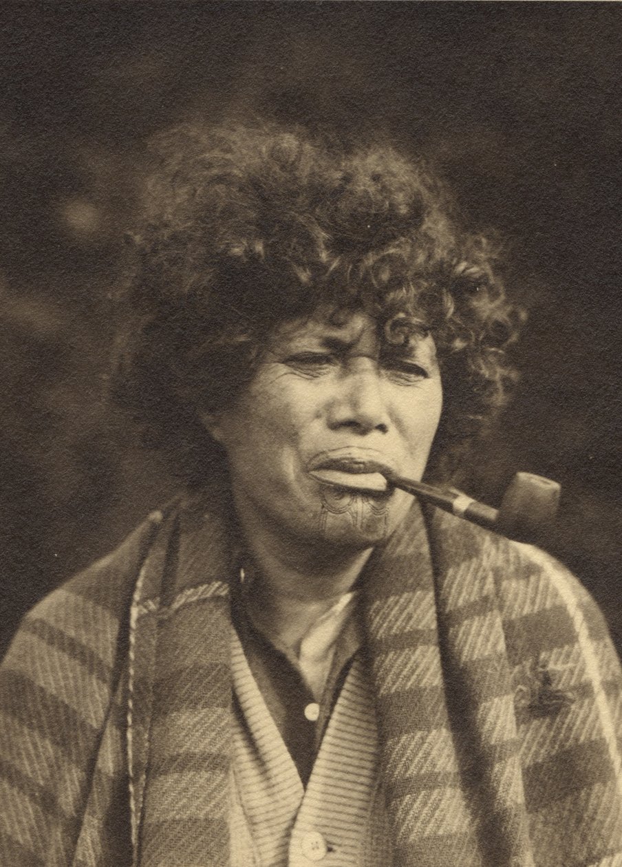 Maori Character Study, cca 1927 (stříbrný želatinový tisk) od Una Garlick