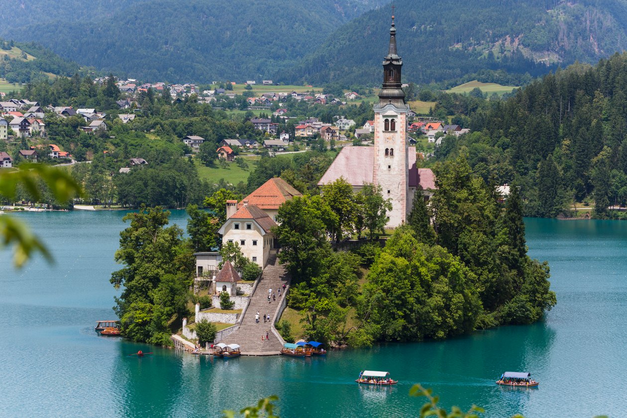 Bled, Slovinsko. Kostel Nanebevzetí Panny Marie, ostrov Bled od Unbekannt Unbekannt
