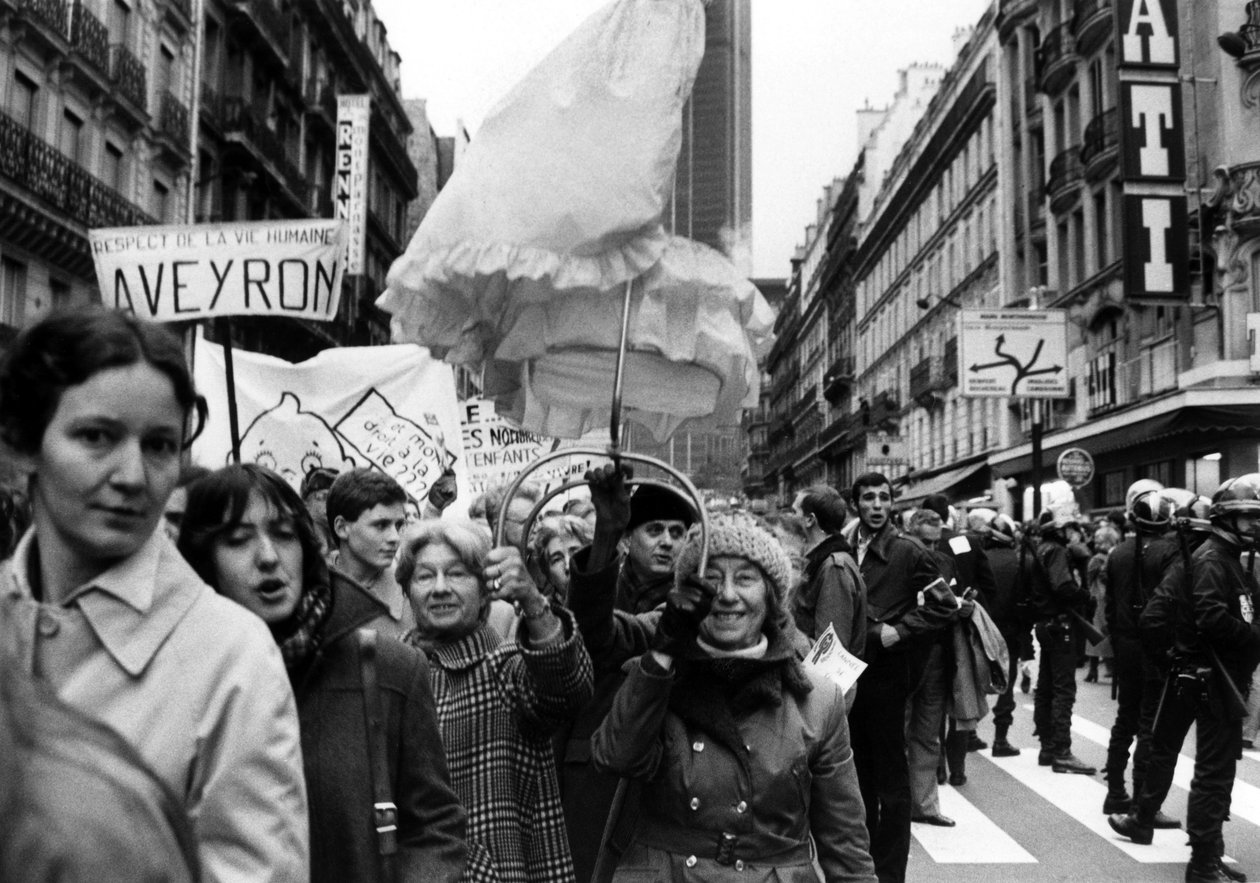 Demonstrace proti potratům v Paříži 19. listopadu 1979: zde Demonstrace s kolébkou od Unbekannt Unbekannt
