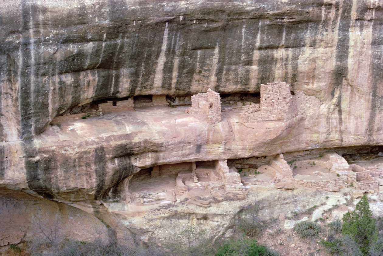Pozůstatky indiánských skalních obydlí Pueblo, postavených v 11.–14. století (detail 229606) od Unbekannt Unbekannt