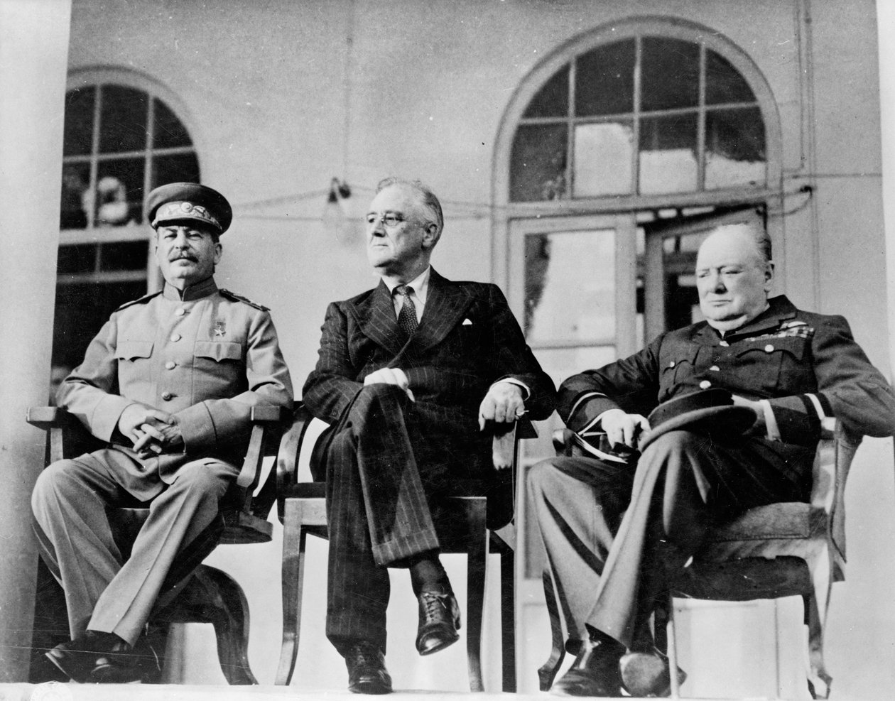 Roosevelt, Stalin a Churchill na konferenci v Teheránu v roce 1943 od Unbekannt Unbekannt