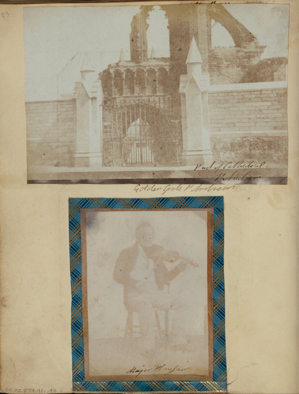 Neznámý výrobce, Britové - Vstupní brána a západní fronta katedrály St. Andrews. od Unbekannt Unbekannt